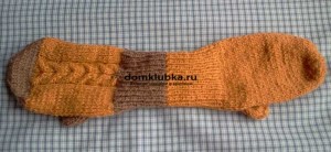 Оранжевые двойные рукавицы с косами